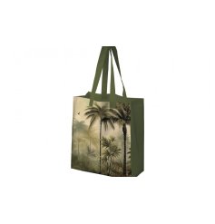 An ideal bag for holidays; this zip close shopper bag is perfect for taking to the beach or having around the pool