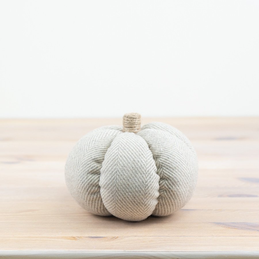 Add texture and tone to the home this season with this beautifully crafted fabric pumpkin. 