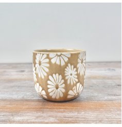 Update your home deco with this cute flower design planter