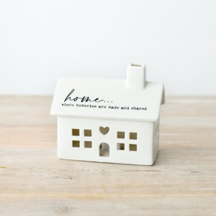 "Home where memories are made and shared" LED House, 11.5cm