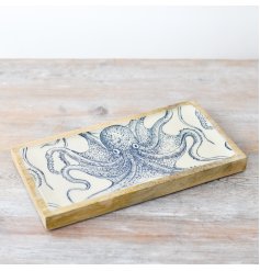 Bring a seaside feel to your home with our beautiful enamel tray, perfect for any room.