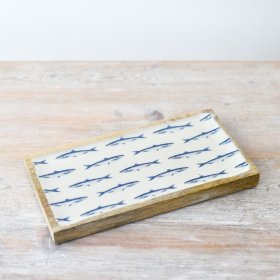 odes"Create a coastal vibe with this wooden tray featuring a charming fish design and coated with an enamel finish. Id