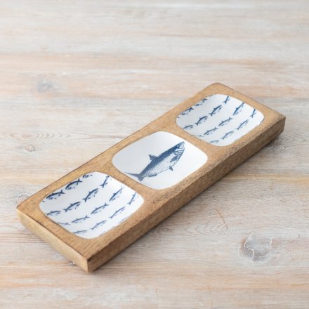 elevate your dining game with this stunning fish design serving tray