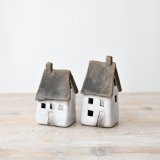 cute little speckled white house deco