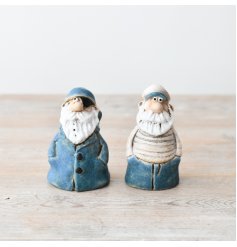 Add some seaside charm to your deco with this fisherman boat man 