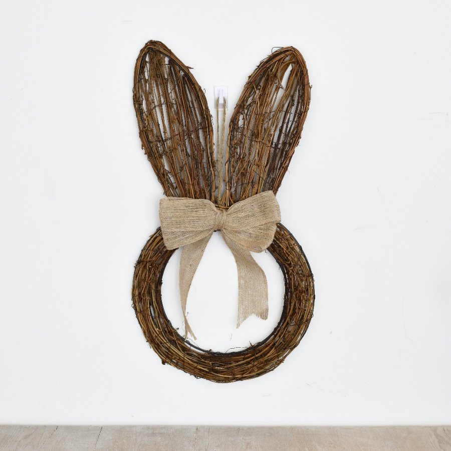 .Add a rustic flair to your home with our charming Rattan Rabbit Hanging deco