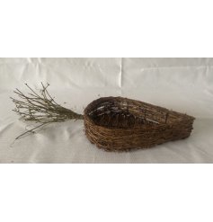 Get in the easter spirit with this cute rattan carrot tray 