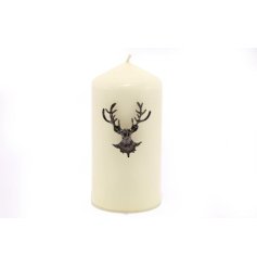 Dress up your dining table with this cute stag candle pin