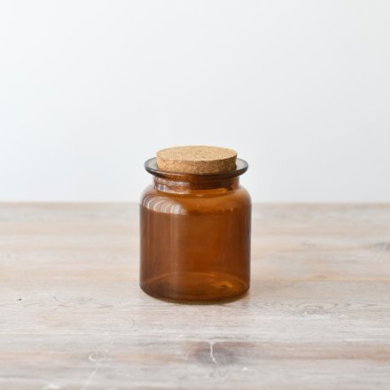 Preserve freshness with our glass storage jar for longer lasting contents 