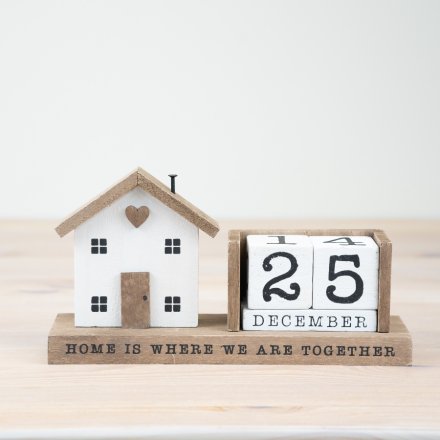 22cm Wooden House Calendar