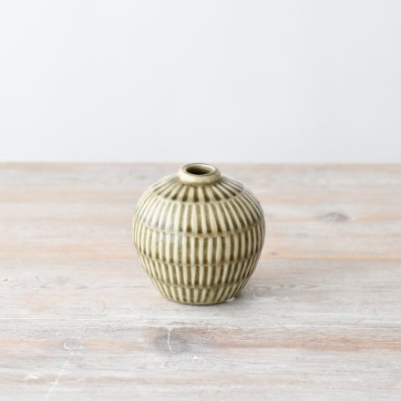 showcase you favourite in this lovely chic vase 