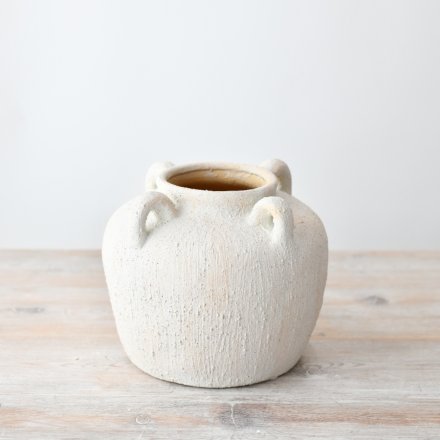 Add a touch of elegance with our sun-kissed vase, ideal for any type of flower.