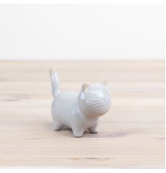 A cute and simple cat ornament finished with a simple glaze.