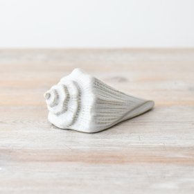 Elevate your decor with a touch of coastal living. 