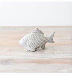 add some coastal fun to your deco with this charming fish ornament 