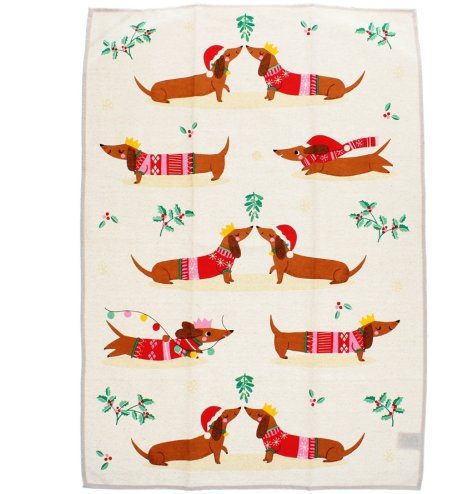 Get festive with this 100% cotton shirt printed with a charming holiday sausage dog. 