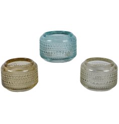 Add a touch of elegance with our tea light holder in 3 assorted designs, each featuring a beautiful dotted pattern.