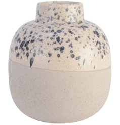 Stylish as a table centerpiece or windowsill display, add a touch of elegance to any space with this versatile product