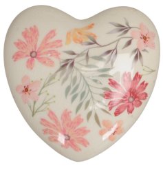 add some romance to your deco with this heart deco