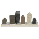 Make a statement in the home with this stylish mounted house decoration boasting a gorgeous palette of neutral tones