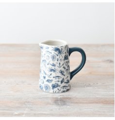 Infuse coastal charm into your kitchen decor with this adorable jug. 