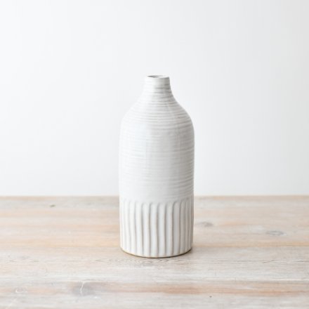 add some rustic charm to your deco with this tall natural vase 