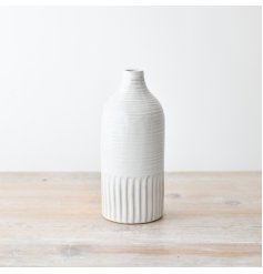 add some rustic charm to your deco with this tall natural vase 