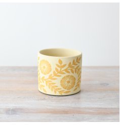 This charming planter t's the perfect size for a windowsill or shelf, and will make a beautiful addition to any room.