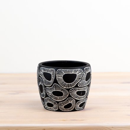 add a pop of colour to you favourite plants with this charming planter 