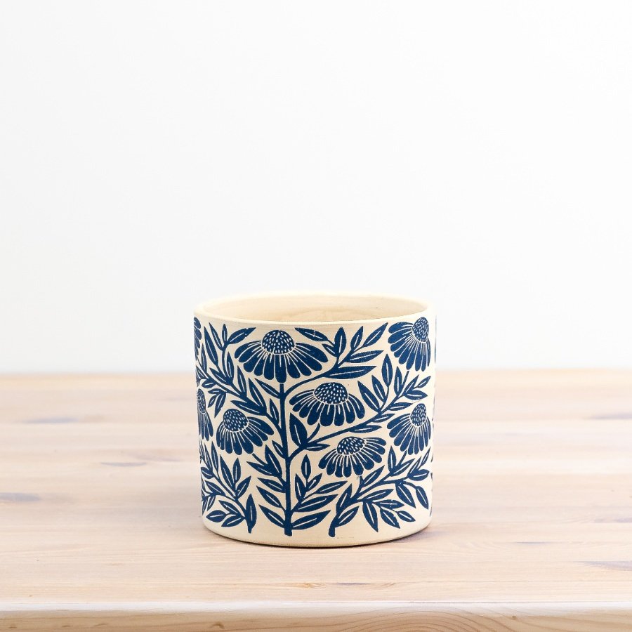 Experience love for years to come with our beautiful blue flower planter. A must-have for all plant lovers!