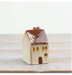 Enjoy a warm ambiance with this 10cm LED ceramic house light.