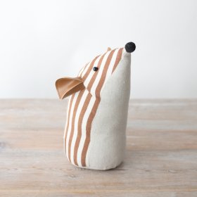 Welcome the most adorable touch to the home with this chic yet vintage doorstop.