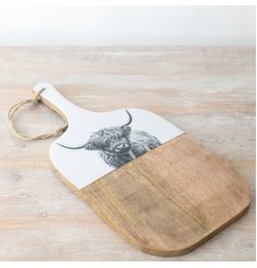 Bring rustic charm to your kitchen with this trendy chopping board. 