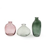 Bringing nature into your home with these elegant vases 
