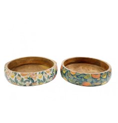 Infuse a vibrant burst of color into your kitchenware collection with this stylish serving bowl.