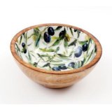 Add a touch of elegance to your table with our 17.5cm Olive Enamelled Bowl 