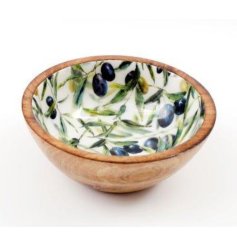 Add a touch of elegance to your table with our 17.5cm Olive Enamelled Bowl 
