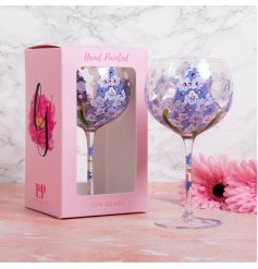 Sip in style with the Delphiniums Gin Glass, the ultimate choice for a refined and aromatic gin drinking experience. 
