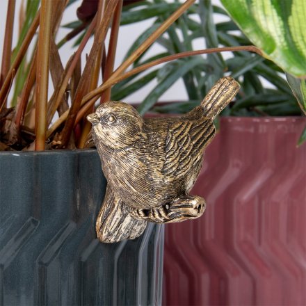 Meet Plant Pot Pals Robin - the perfect companion for your plants, adding a dash of charm  to your garden. 
