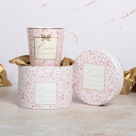 Treat your loved one to the perfect reminder of your affection with this cute mug