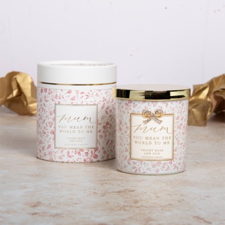 Light up your mom's day with our Mum Candle, a heartfelt gift that will fill her home with love and beautiful floral 