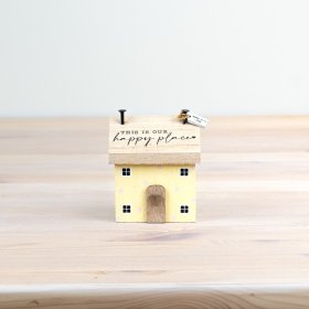 Make your home a happy place with the charming "Happy Place House"!