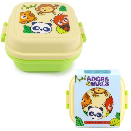 Make mealtimes fun with this bento box adorned with jungle animal illustrations. 