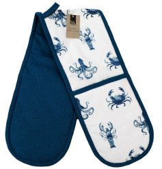 Stay stylish and protected in the kitchen with this sealife oven glove