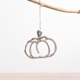 Get cozy with our new Pumpkin Hanging decoration, perfect for adding charm to any space. 