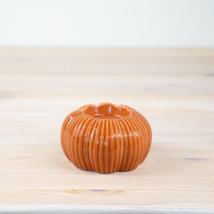 Embrace the cozy vibes of fall with our pumpkin candle holder – the perfect addition to your home decor! 