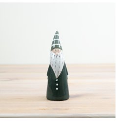 Capture the timeless charm of a traditional Santa with this decorative piece.