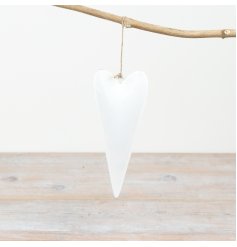 A chic hanging heart with rustic jute string. Perfect for all seasons and many different occasions.