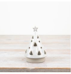 Add a touch of festive charm to the home with this beautiful LED Christmas tree. 