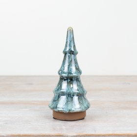 Add a touch of timeless elegance to any festive decor with this stunning Christmas tree ornament.